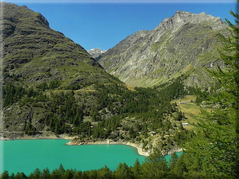 foto Laghi di Livournea e di Place Moulin